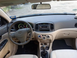 Hyundai Accent foto 5