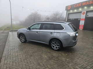 Mitsubishi Outlander foto 5