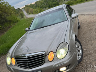 Mercedes E-Class foto 1