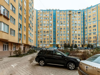 Apartament cu 2 camere, 80 m², Botanica, Chișinău foto 15