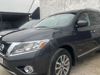 Nissan Pathfinder foto 6