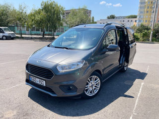 Ford Tourneo Courier foto 1