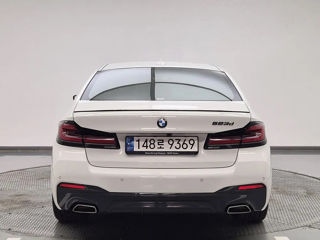 BMW 5 Series foto 4