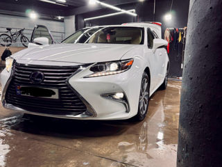 Lexus ES Series