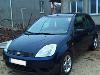 Ford Fiesta foto 2