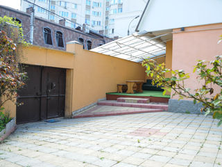 Casa in Centru, str. Armeneasca, cu teren si ograda  proprie foto 3