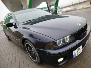 BMW 5 Series foto 3