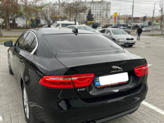 Jaguar XE foto 5