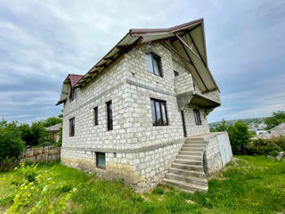 Spre vânzare casa de locuit in orașul Ialoveni,  str. Ion Creanga 26/1. foto 2