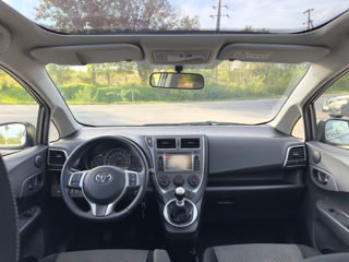 Toyota Verso-S foto 14