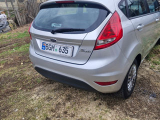 Ford Fiesta foto 3