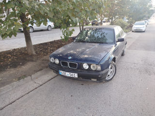 BMW 5 Series foto 1