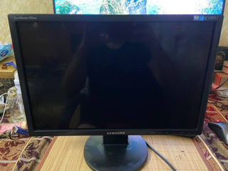 Samsung 943NW 1440x900 75 Гц TN foto 2