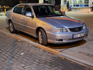 Toyota Avensis foto 6