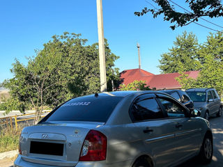 Hyundai Accent foto 4