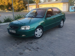 Hyundai Accent foto 2