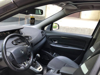 Renault Grand Scenic foto 2