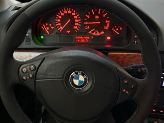 BMW 5 Series foto 4