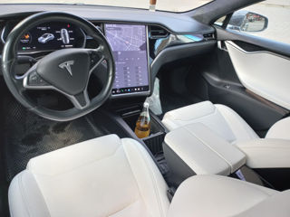 Tesla Model S foto 16