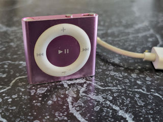 Se vinde Apple iPod Shuffle 4th Generation (A1373) 2GB roz foto 6