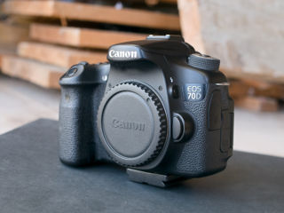 Canon EOS 70D 20.2MP — 50mm f/1.4 — 18-135mm f/3.5-5.6