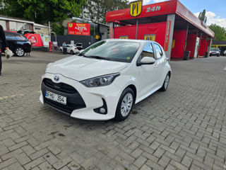 Toyota Yaris фото 2