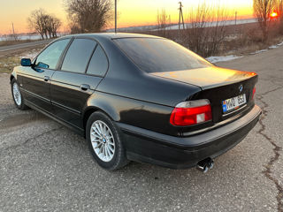 BMW 5 Series foto 3