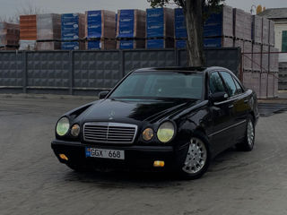 Mercedes E-Class foto 6