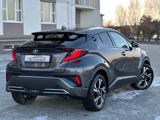 Toyota C-HR foto 2