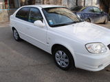 Hyundai Accent foto 8