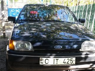 Ford Fiesta foto 1