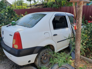 Dacia Logan foto 1