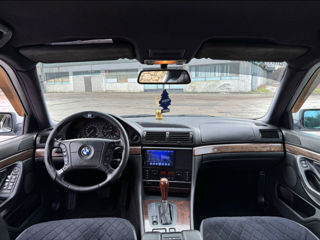 BMW 7 Series foto 8