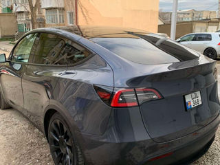 Tesla Model Y foto 4