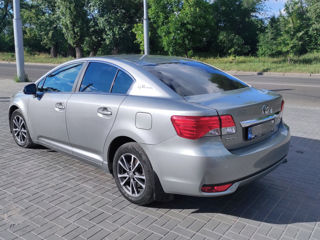 Toyota Avensis foto 4