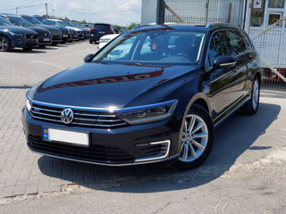 Volkswagen Passat foto 1