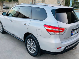 Nissan Pathfinder foto 3