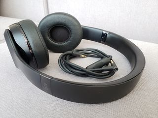 Beats Solo 3 - Like NEW!