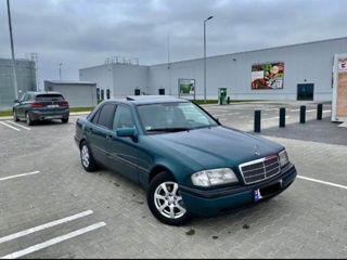 Mercedes C-Class foto 4