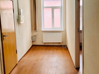 Camere separate (130m2) de inchiriat intr-o cladire de birouri, in centru, str. A. Sciusev- B.Bodoni