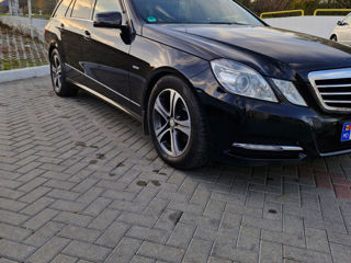 Mercedes E-Class foto 2