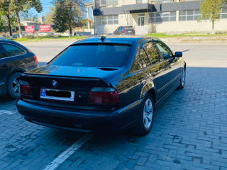 BMW 5 Series foto 4