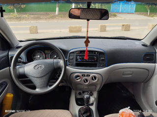 Hyundai Accent foto 5