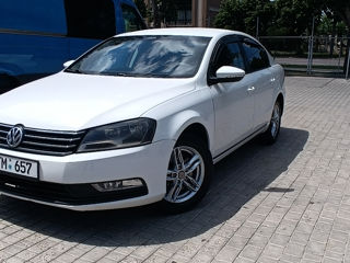 Volkswagen Passat foto 1