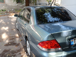 Mitsubishi Lancer foto 6