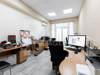 Vinzare spatiu comercial/oficiu cu CHIRIASI, 65 m2