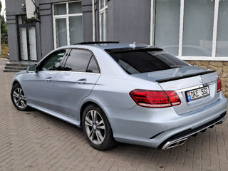 Mercedes E-Class foto 2