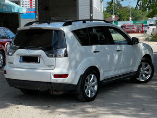 Mitsubishi Outlander foto 3