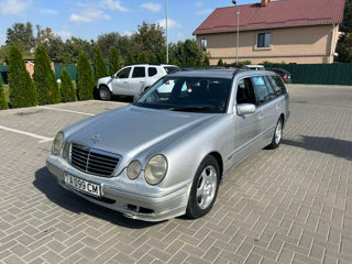 Mercedes E-Class foto 2