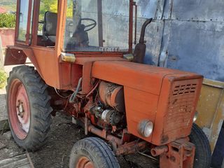 tractor T 25 foto 1